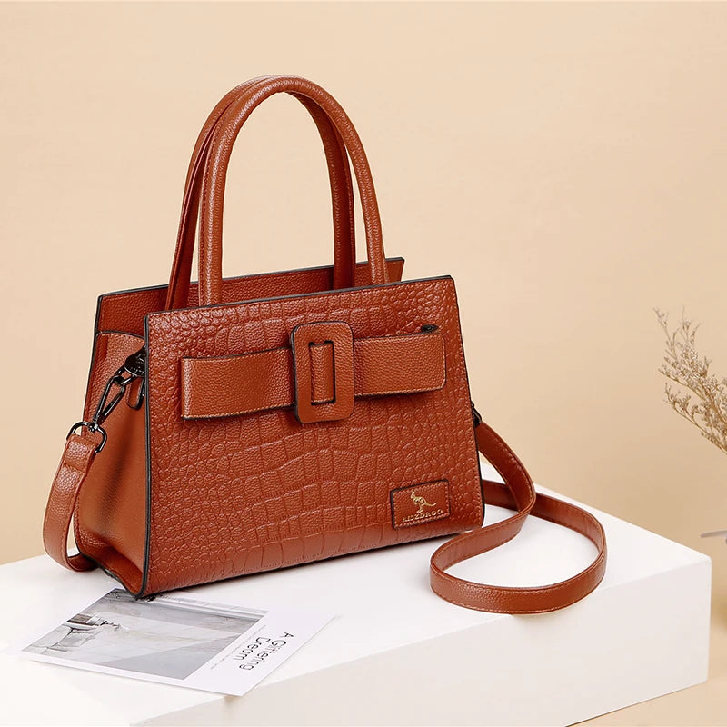 Bolsa Elegante e Funcional: Sofisticação e Praticidade